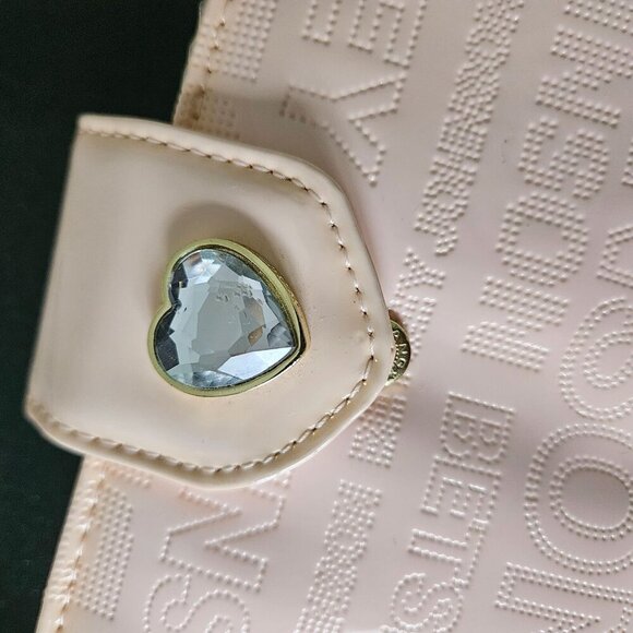 Betsey Johnson Blush Celly Embossed Wallet Wristlet Heart Gem & Chain Strap - Picture 3 of 14